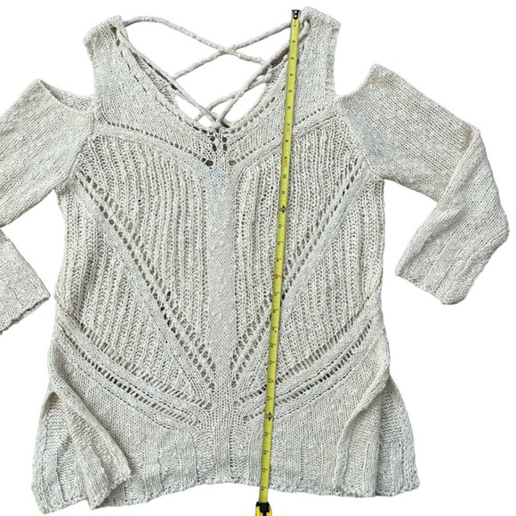 She + Sky Women’s Cold Shoulder Open Knit Sweater Size Large Off White Beige - Picture 5 of 7